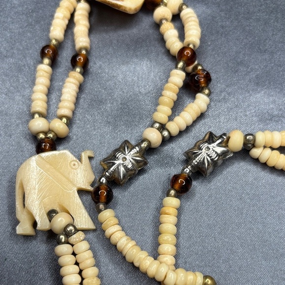 Elephant Charm Beaded Necklace - Cream and Brown - Picture 2 of 2